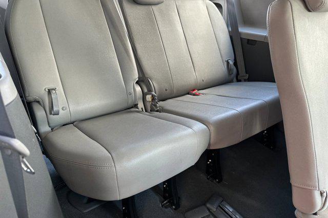 Photo of 2020 Midnight Black Metallic Toyota Sienna