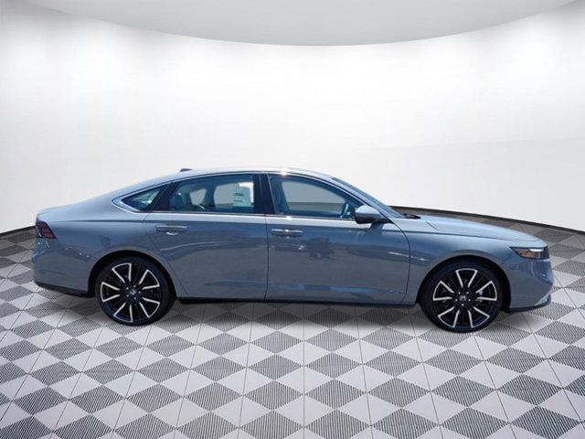 Photo of 2025 Urban Gray Pearl Honda Accord Hybrid
