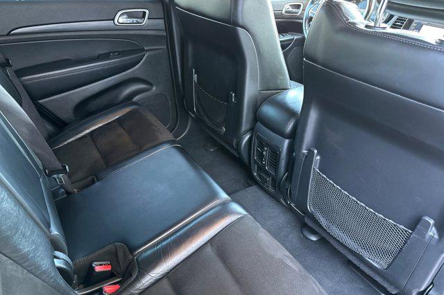 Photo of 2019 Bright White Clearcoat Jeep Grand Cherokee