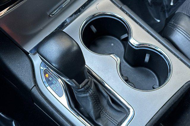 Photo of 2019 Bright White Clearcoat Jeep Grand Cherokee