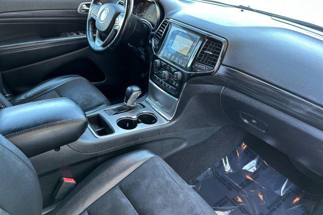 Photo of 2019 Bright White Clearcoat Jeep Grand Cherokee