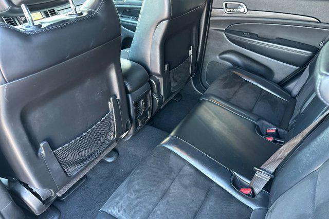 Photo of 2019 Bright White Clearcoat Jeep Grand Cherokee