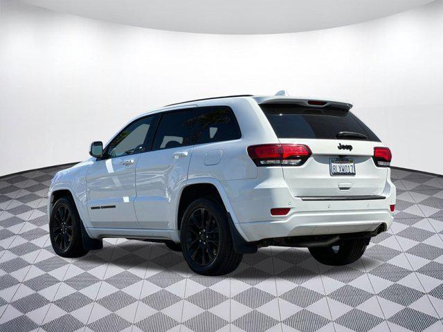 Photo of 2019 Bright White Clearcoat Jeep Grand Cherokee