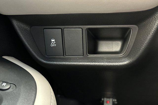 Photo of 2026 Platinum White Pearl Honda HR-V