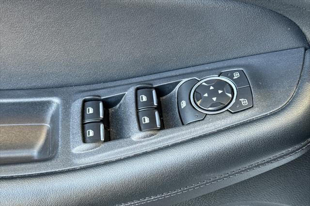 Photo of 2022 Oxford White Ford Edge