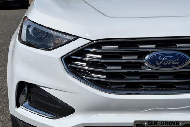 Photo of 2022 Oxford White Ford Edge