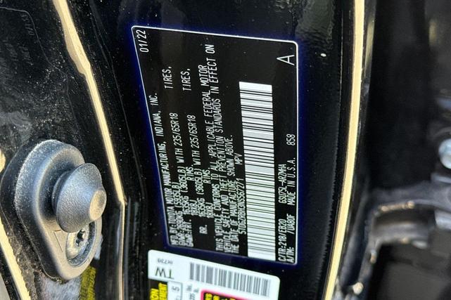 Photo of 2022 Midnight Black Metallic Toyota Highlander