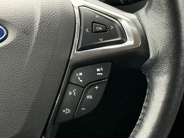 Photo of 2022 Silver Metallic Ford Edge