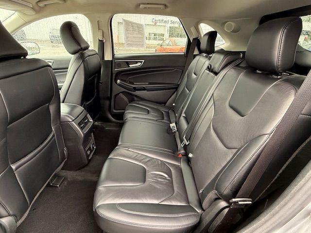 Photo of 2022 Silver Metallic Ford Edge