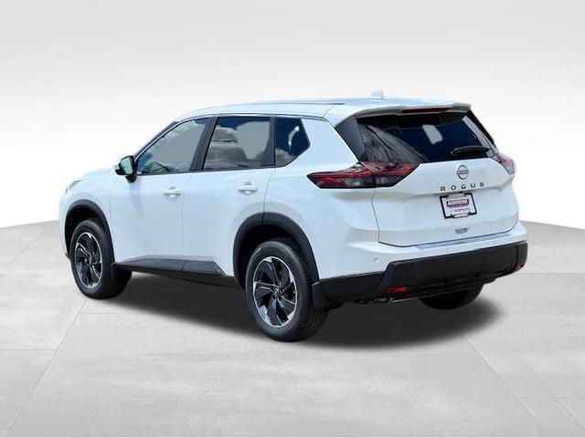 Photo of 2025 White Pearl Nissan Rogue