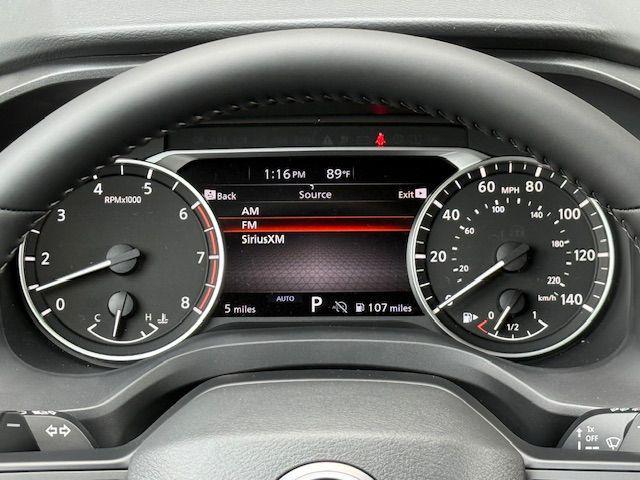 Photo of 2025 White Pearl Nissan Rogue