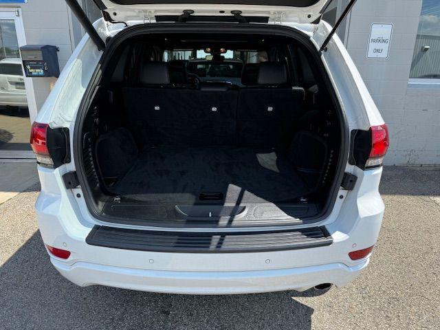 Photo of 2020 Bright White Clearcoat Jeep Grand Cherokee