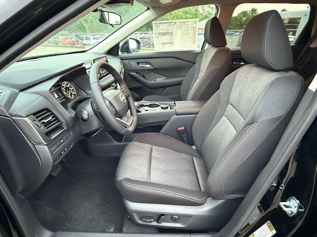 Photo of 2026 Super Black Nissan Rogue