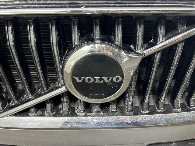 Photo of 2022 Silver Volvo XC60