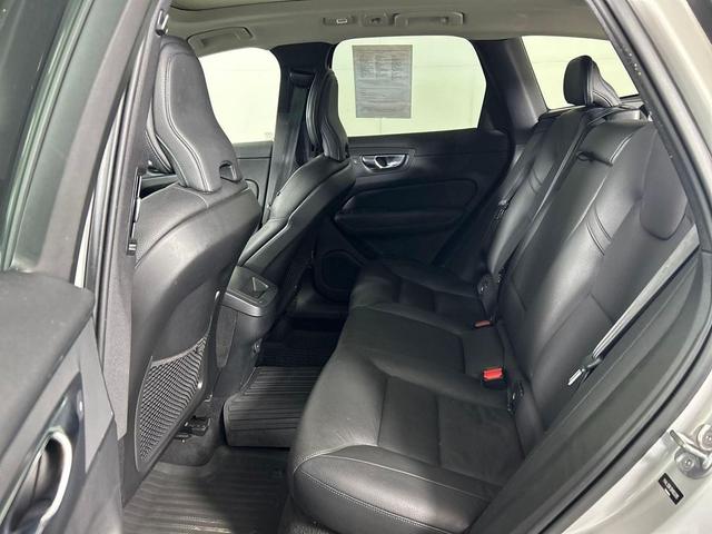 Photo of 2022 Silver Volvo XC60