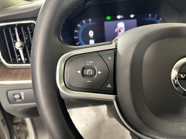 Photo of 2022 Silver Volvo XC60