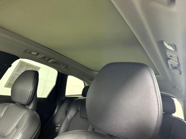 Photo of 2022 Silver Volvo XC60