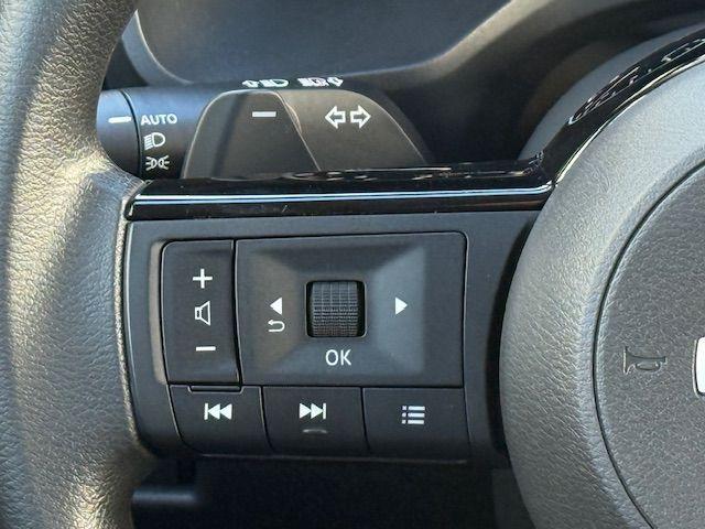 Photo of 2021 Pearl White Tricoat Nissan Rogue