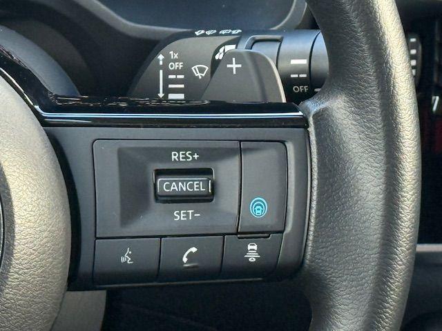 Photo of 2021 Pearl White Tricoat Nissan Rogue