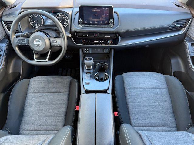 Photo of 2021 Pearl White Tricoat Nissan Rogue