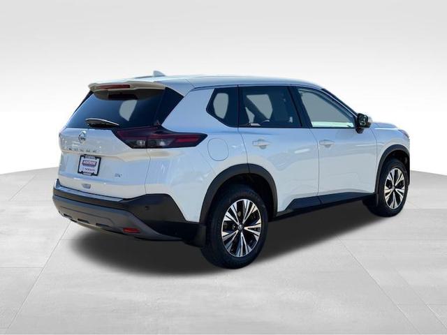 Photo of 2021 Pearl White Tricoat Nissan Rogue