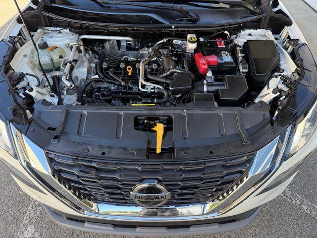 Photo of 2021 Pearl White Tricoat Nissan Rogue