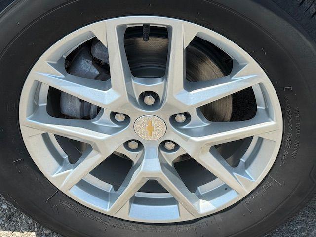 Photo of 2023 Blue Glow Metallic Chevrolet Equinox