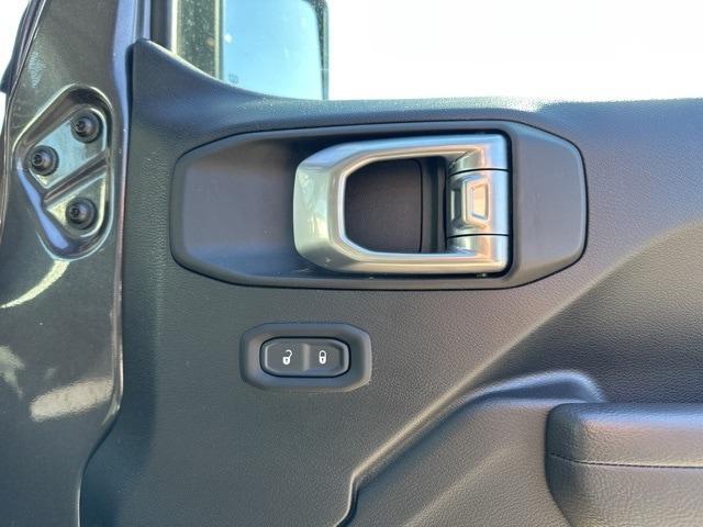 Photo of 2024 Granite Crystal Clearcoat Metallic Jeep Gladiator