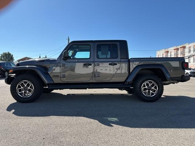 Photo of 2024 Granite Crystal Clearcoat Metallic Jeep Gladiator