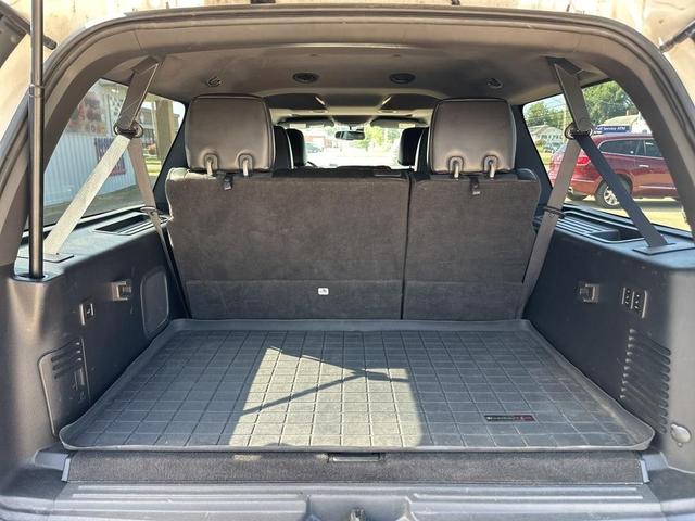 Photo of 2013 White Platinum Clearcoat Metallic Ford Expedition EL