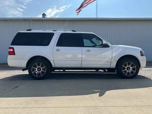 Photo of 2013 White Platinum Clearcoat Metallic Ford Expedition EL