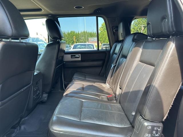 Photo of 2013 White Platinum Clearcoat Metallic Ford Expedition EL