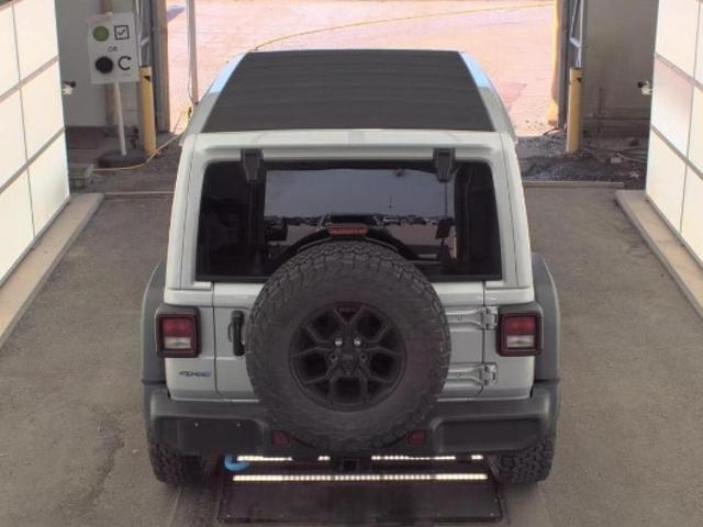 Photo of 2024 Silver Zynith Clearcoat Jeep Wrangler 4xe