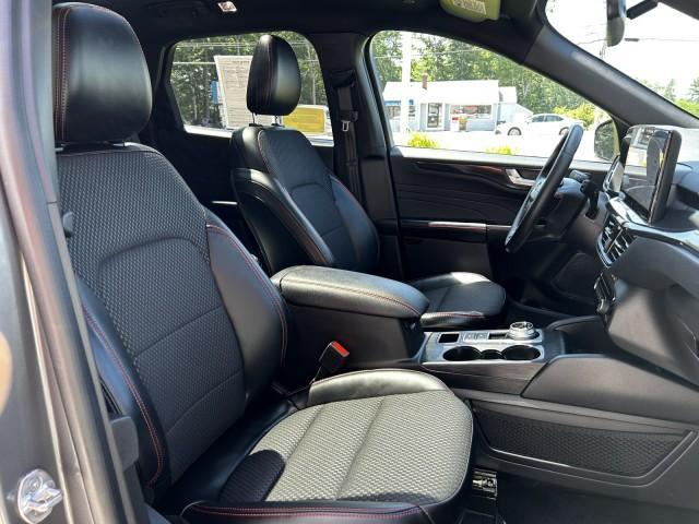 Photo of 2023 Carbonized Gray Metallic Ford Escape