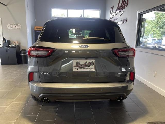 Photo of 2023 Carbonized Gray Metallic Ford Escape