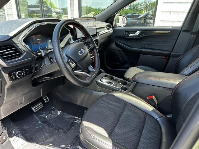 Photo of 2023 Carbonized Gray Metallic Ford Escape