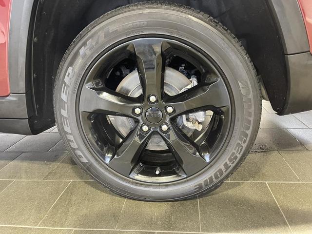 Photo of 2021 Velvet Red Pearlcoat Jeep Grand Cherokee L