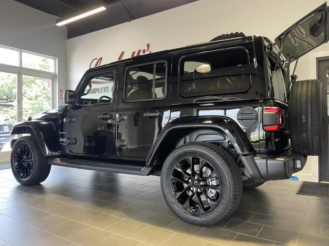 Photo of 2022 Black Clearcoat Jeep Wrangler Unlimited 4xe