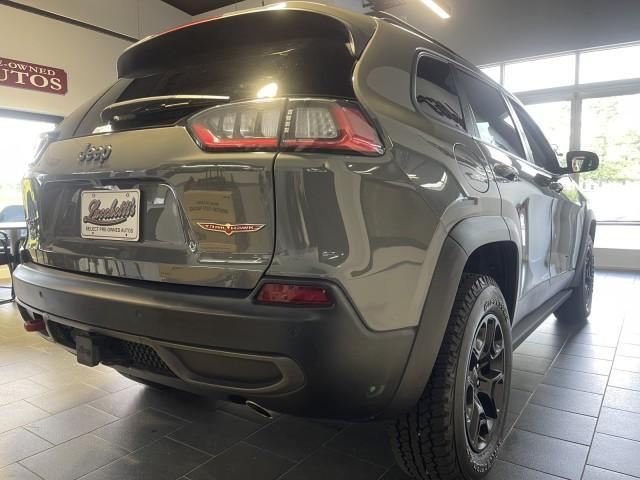 Photo of 2022 Sting Gray Clearcoat Jeep Cherokee