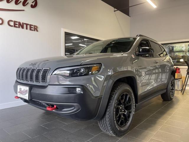 Photo of 2022 Sting Gray Clearcoat Jeep Cherokee