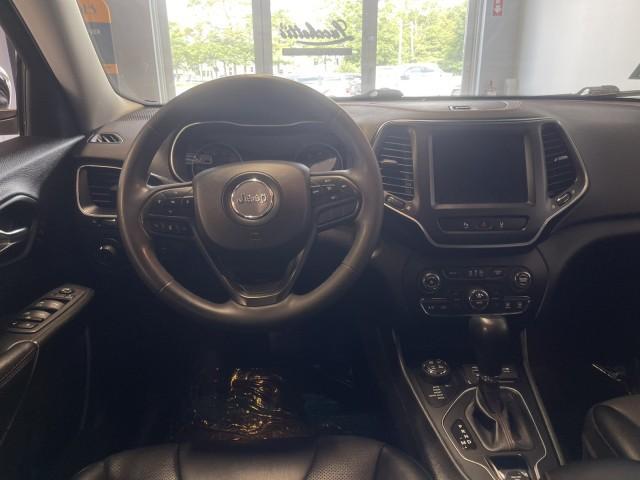 Photo of 2022 Sting Gray Clearcoat Jeep Cherokee