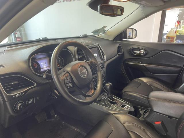 Photo of 2022 Sting Gray Clearcoat Jeep Cherokee