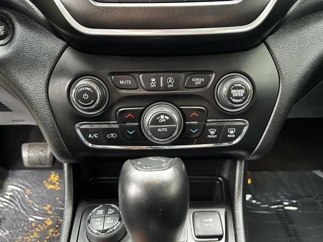 Photo of 2022 Sting Gray Clearcoat Jeep Cherokee