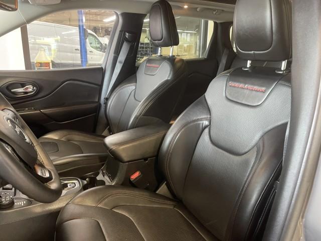 Photo of 2022 Sting Gray Clearcoat Jeep Cherokee