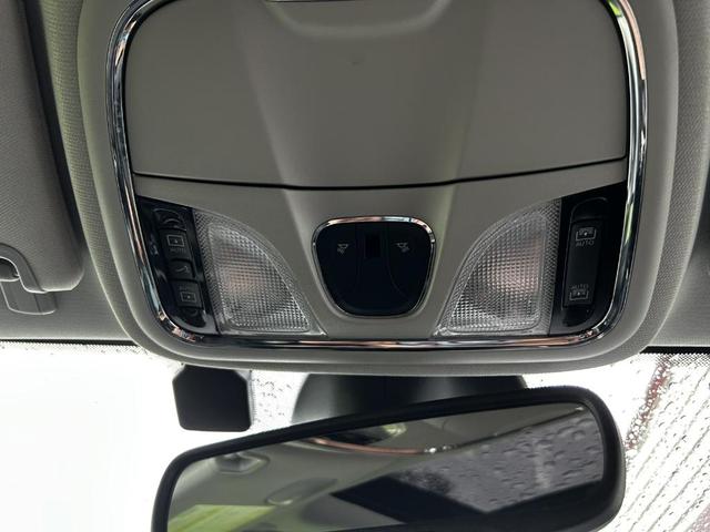 Photo of 2022 Sting Gray Clearcoat Jeep Cherokee
