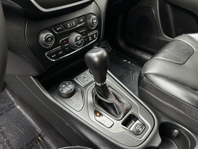 Photo of 2022 Sting Gray Clearcoat Jeep Cherokee