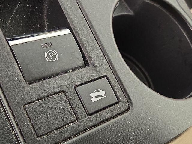 Photo of 2015 Tungsten Metallic Subaru Legacy