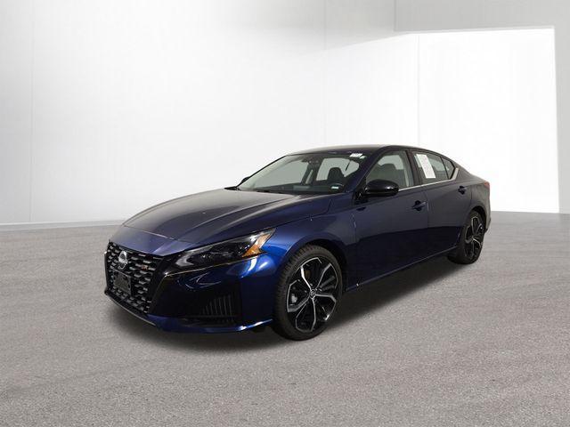 Photo of 2023 Deep Blue Pearl Nissan Altima