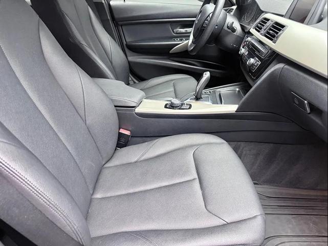 Photo of 2016 White BMW 320