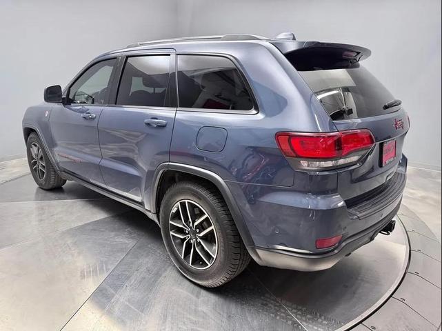 Photo of 2020 Slate Blue Pearlcoat Jeep Grand Cherokee